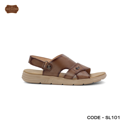 Sandals for men, featuring adjustable straps and a comfortable insole